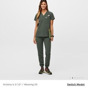 NWOT women’s figs Catarina top size M color moss